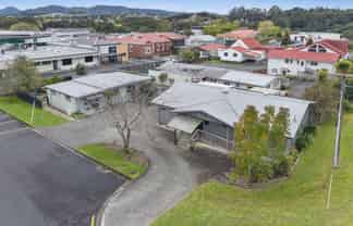 Freehold corner site with long term lease