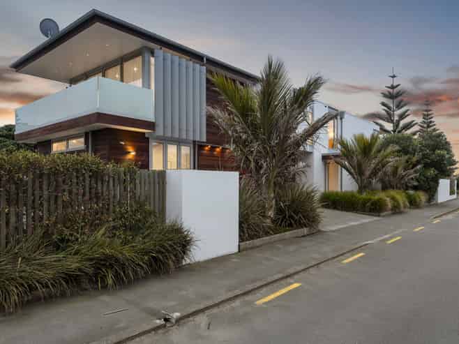 2 Burgess Street, Sumner