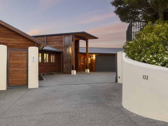 123 Glenstrae Road, Redcliffs