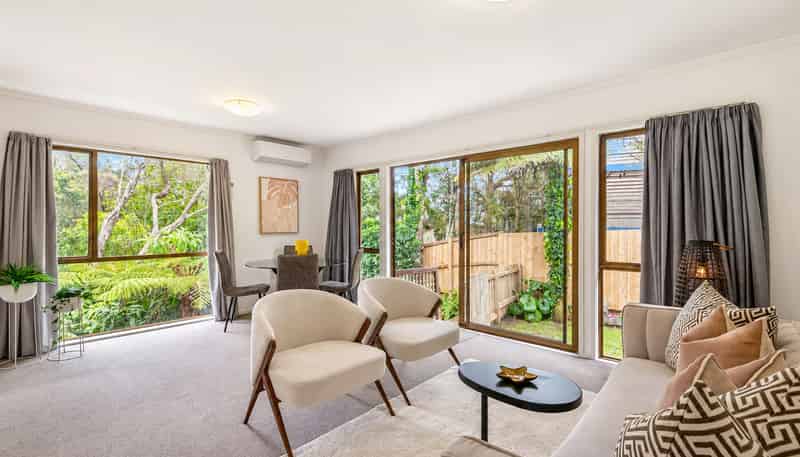 2/17 Paris Place, Birkenhead