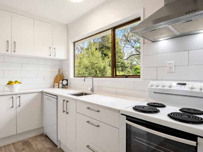 2/17 Paris Place, Birkenhead