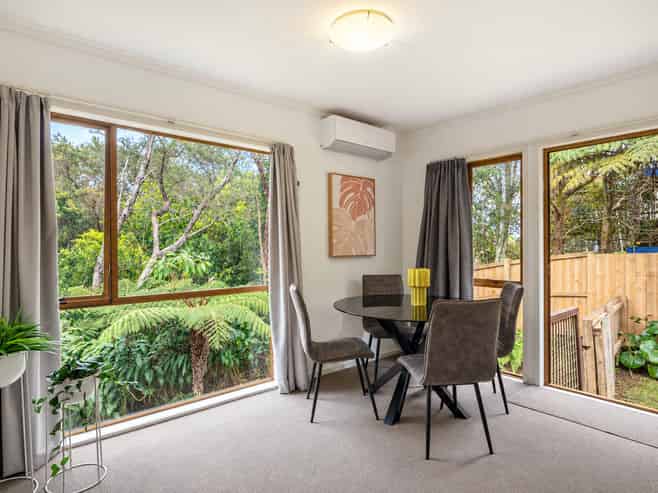 2/17 Paris Place, Birkenhead