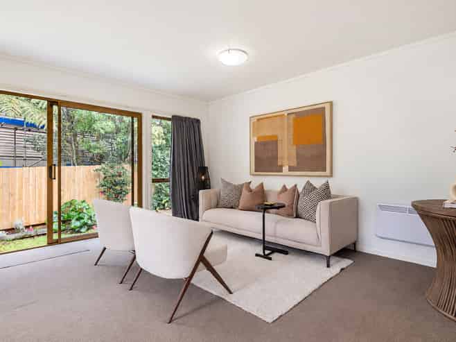 2/17 Paris Place, Birkenhead