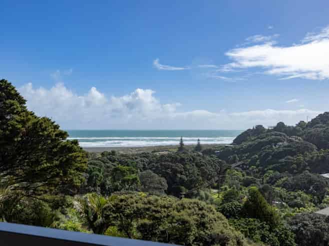 111 Garden Road, Piha