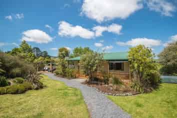 Cottage/129 Ara-Kotinga, Whitford