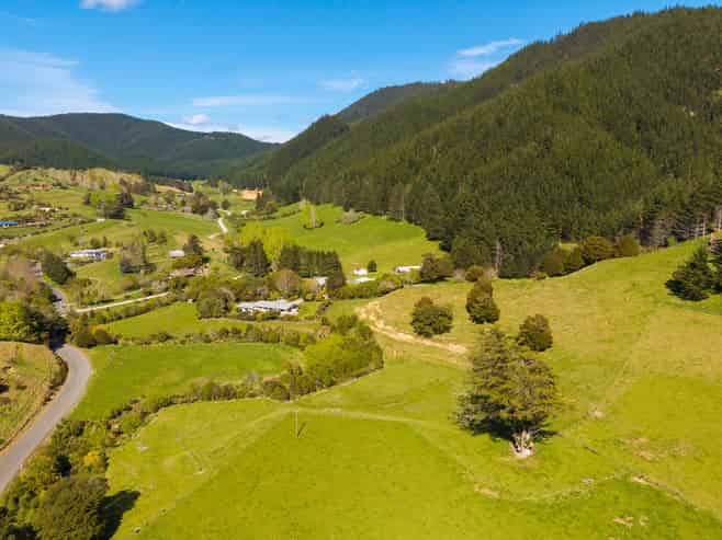 312 Lud Valley Road, Hira