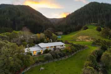 312 Lud Valley Road, Hira