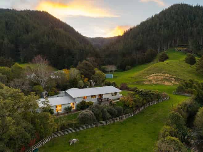 312 Lud Valley Road, Hira