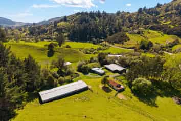 312 Lud Valley Road, Hira