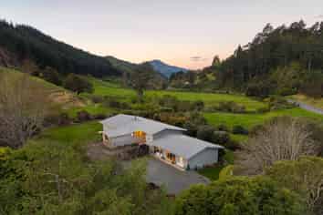 312 Lud Valley Road, Hira