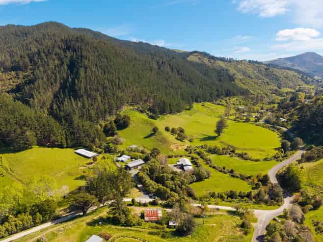312 Lud Valley Road, Hira