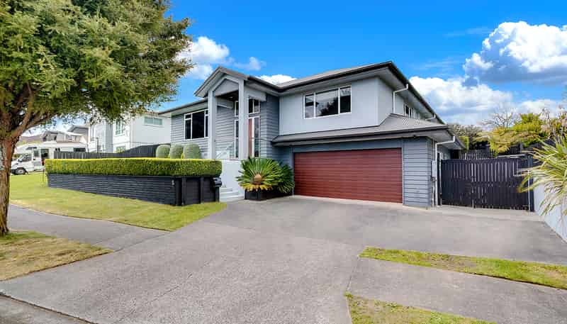 5 Bishopsworth Way, Huntington