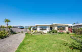 5 Callender Terrace, Paraparaumu Beach