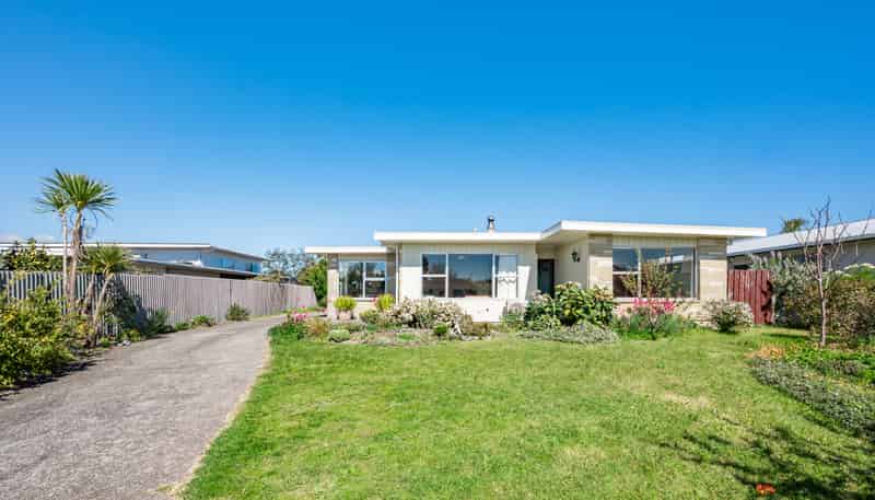 5 Callender Terrace, Paraparaumu Beach