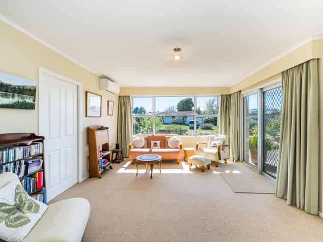 5 Callender Terrace, Paraparaumu Beach