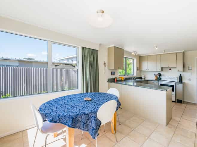 5 Callender Terrace, Paraparaumu Beach