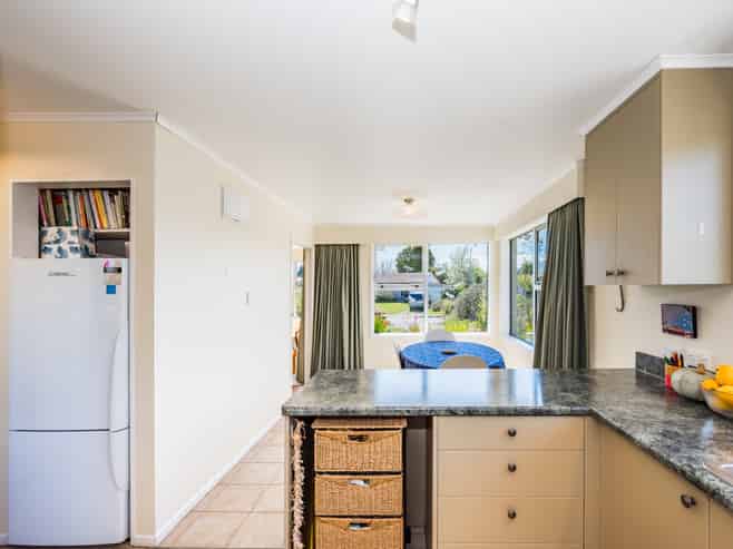 5 Callender Terrace, Paraparaumu Beach