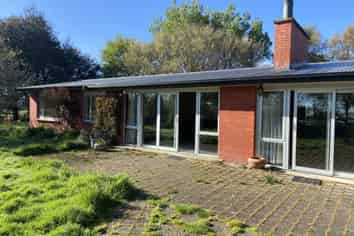 403 Riverton-Wallacetown Highway, Wallacetown