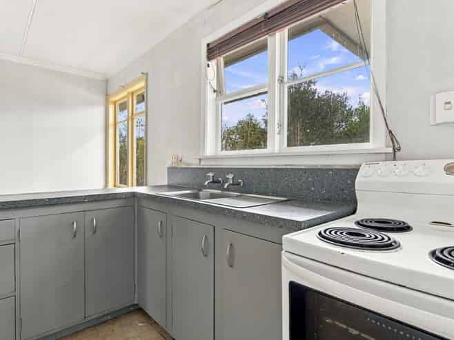 17 Devon Road, Springvale
