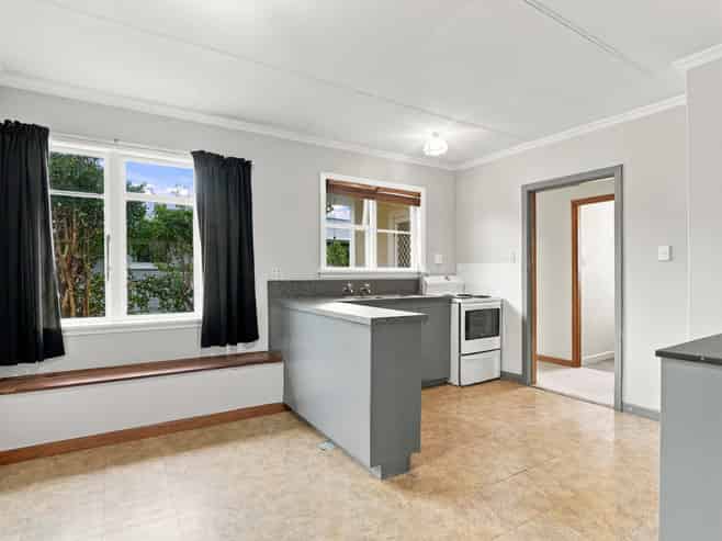 17 Devon Road, Springvale