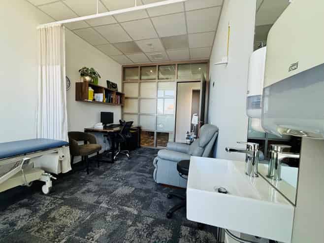 Medical Consulting Rooms/Office with Laboratory