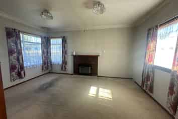 812 Lyell Street, Akina