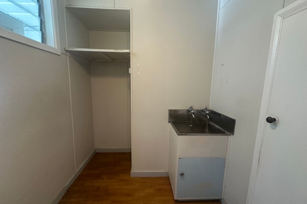 Spacious Four-Bedroom Home with a Large Section 3