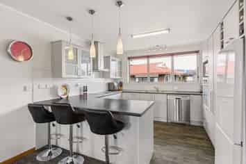 60 Henley Street,, WESTPORT