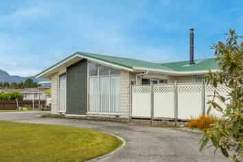 60 Henley Street,, WESTPORT