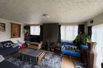 73 Fourth Avenue, Woodhill