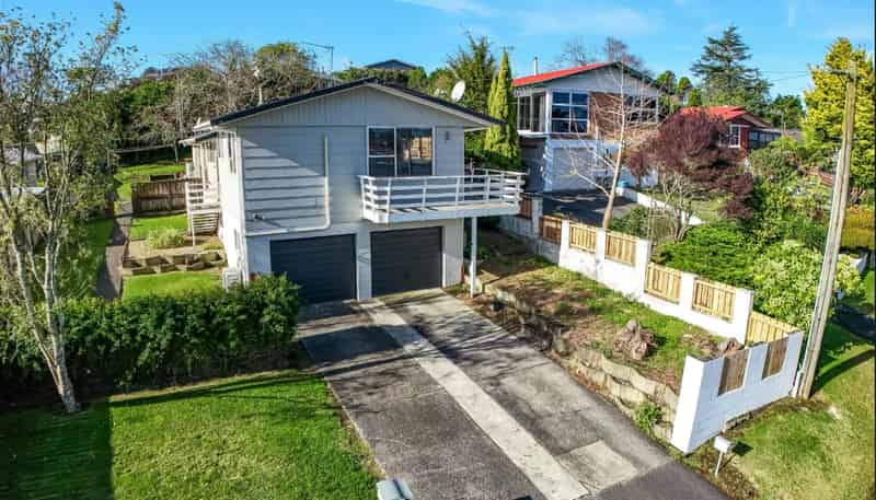 16 Lancewood Ave, Melville