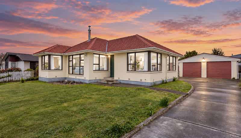 4 Kathleen Crescent, Hornby