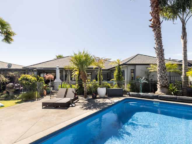 18 Delta Mews Place, Clive