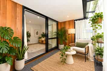 3/738 Ferry Road , Woolston
