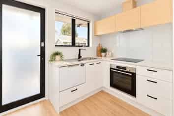 3/738 Ferry Road , Woolston