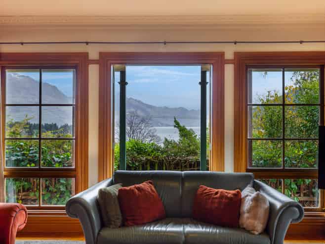 61 Hallenstein Street, Queenstown Hill