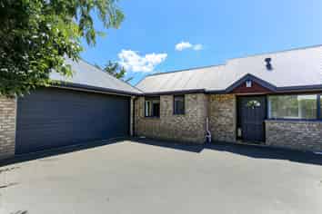 55a McFaddens Road , Saint Albans