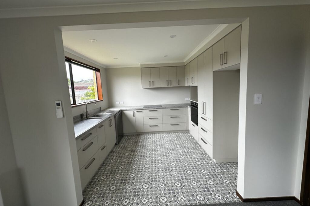 Super spacious and supper sunny! 3