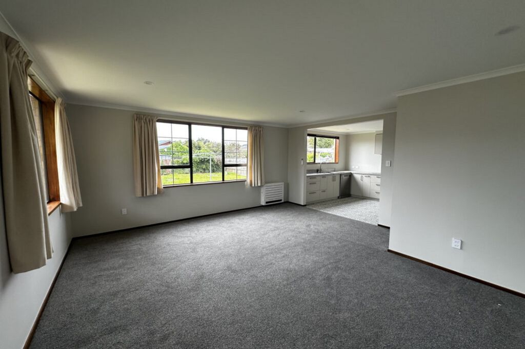 Super spacious and supper sunny! 5