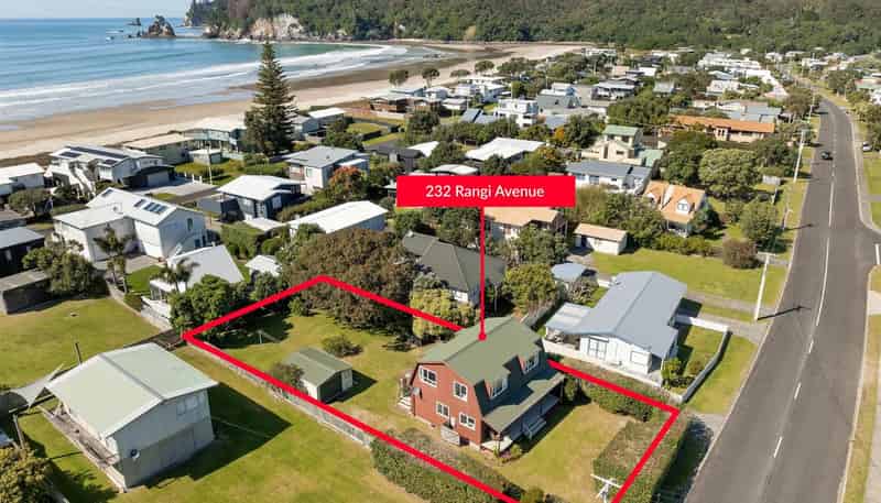  232 Rangi Ave, Whangamata