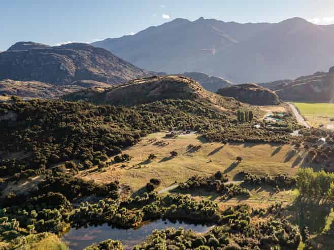 16 Emerald Bluffs Lane, Treble Cone/Mount Aspiring