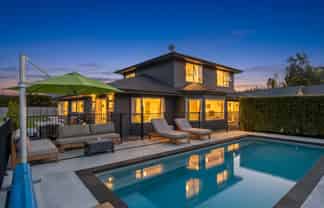 83 Reading Street, Greytown
