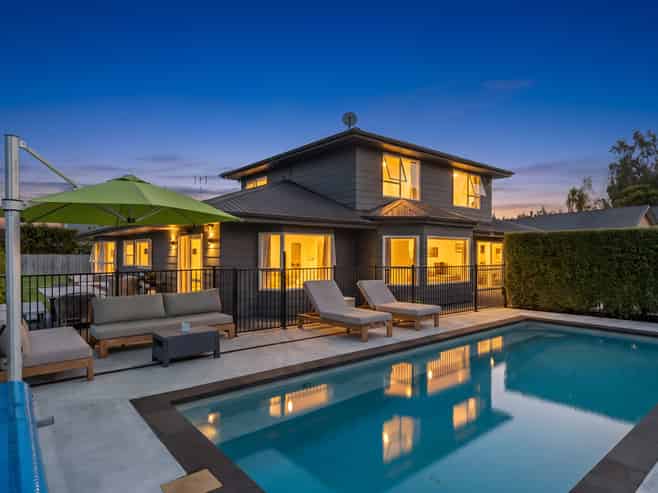 83 Reading Street, Greytown