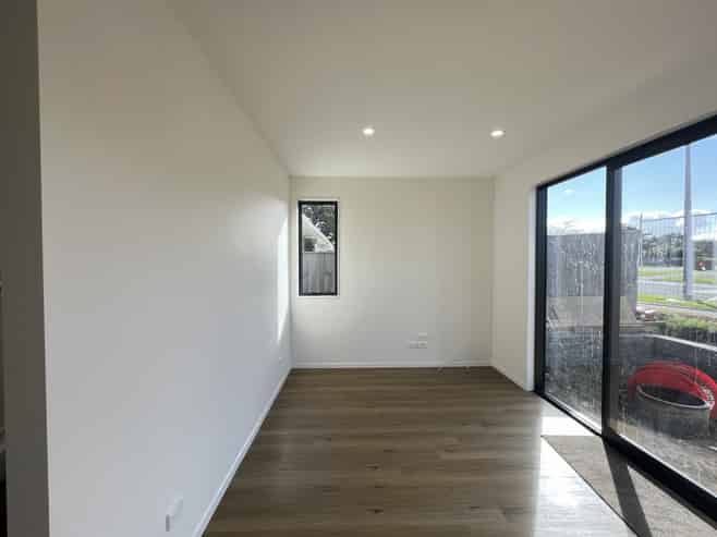 1B Greers Road, Weymouth