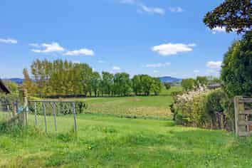 1694 Cust Road, Cust
