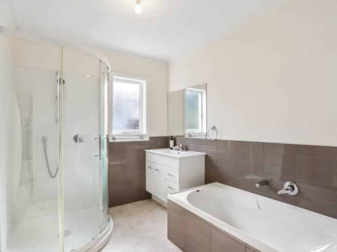 1706 Great North Road, Avondale
