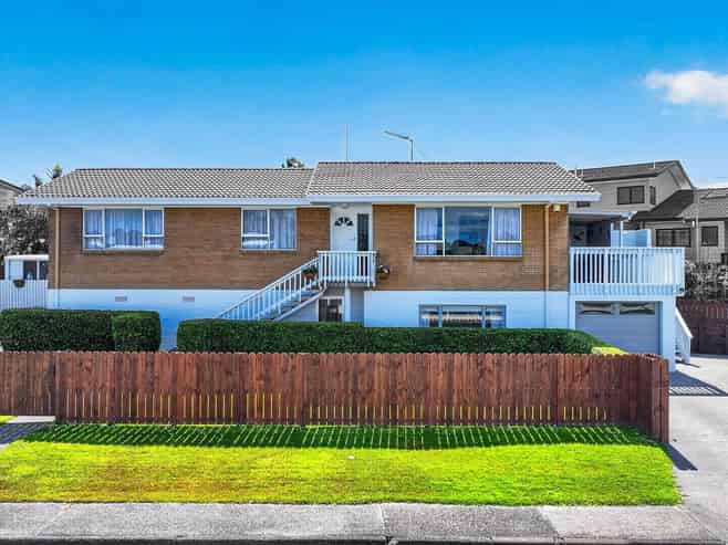 92 Rosario Crescent, Red Beach