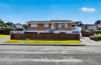 92 Rosario Crescent, Red Beach