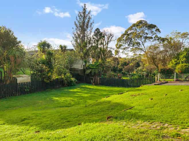 8A Surat Place, Glen Eden