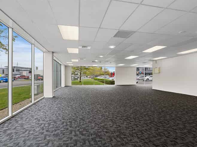 High-Profile Office Near Christchurch Airport